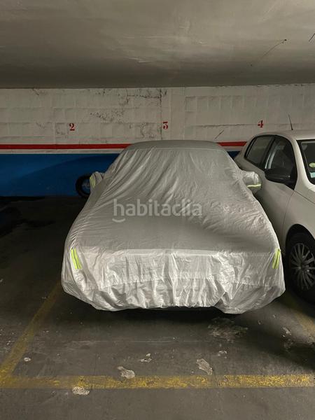 Foto c67d7b2c-5984-4275-9337-94f5ca1cc44f. Autoparkplatz in dels doctors trias i pujol 2 in Pedralbes Barcelona