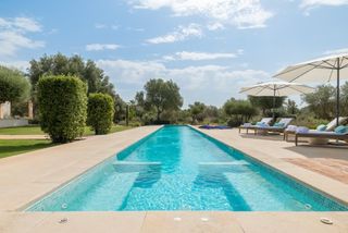 Masia a Puntir�. Moderna villa mediterr�nea, perfectamente situada cerca del camp