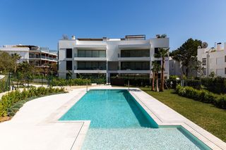 Apartament a Port de Pollen�a. Apartamento de lujo en la promoci�n m�s reciente de port de poll
