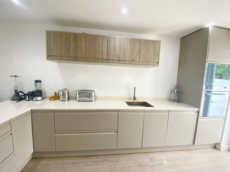 Foto edf687c5-4a04-46c7-a5de-b044f613d71f. Casa aparellada amb aparcament a Portals Nous Calvià