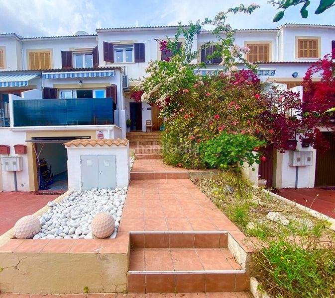 Foto f97d5053-1594-4af1-a21d-3a209c345413. Casa aparellada amb aparcament a Portals Nous Calvià
