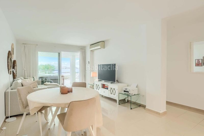 Foto 1e42cc9a-c1a0-4a5f-bb6a-c4e1675b72f2. Apartament amb aparcament piscina a Portals Nous Calvià