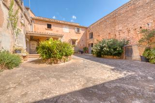 Masia a Sa Casa Blanca. Finca histórica con vistas panorámicas y posibilidad de agroturi