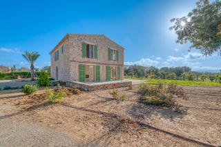 Bauernhof in Alaró. Moderna casa de campo en alaro con vistas a la montaña.