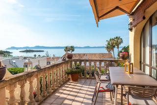 Chalet à Port d´Alcúdia-Platja dÁlcúdia. Bonito chalet con vistas al mar en alcanada