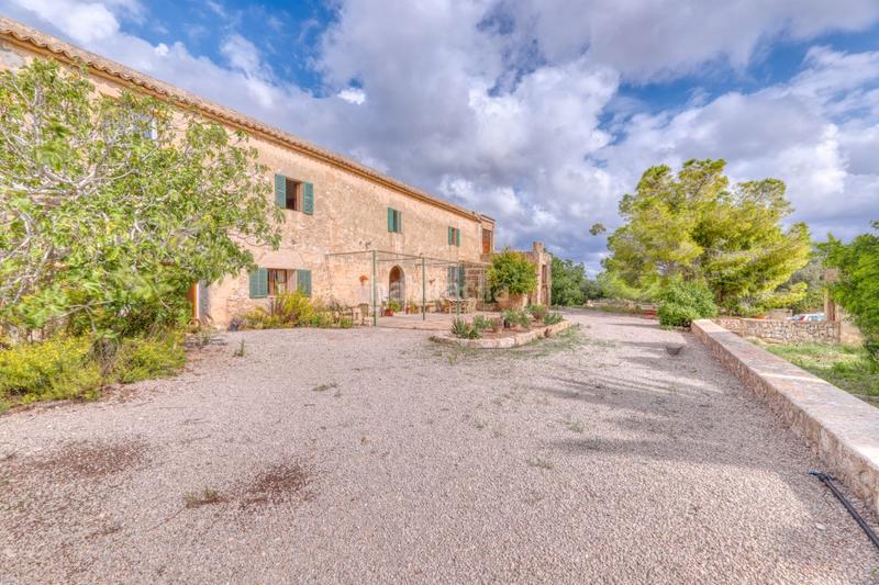 Foto d5b8a1d6-75ea-4de1-8653-4bacc53f072d. Masía finca rústica con gran potencial de desarrollo en Porreres