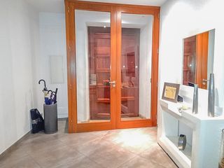 Casa aparellada a Pollen�a Poble. Impecablemente renvada casa de 4 dormitorios en el coraz�n de po