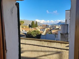 Casa pareada en Pollen�a Poble. Casa de pueblo con potencial ilimitado en pollenca pueblo.
