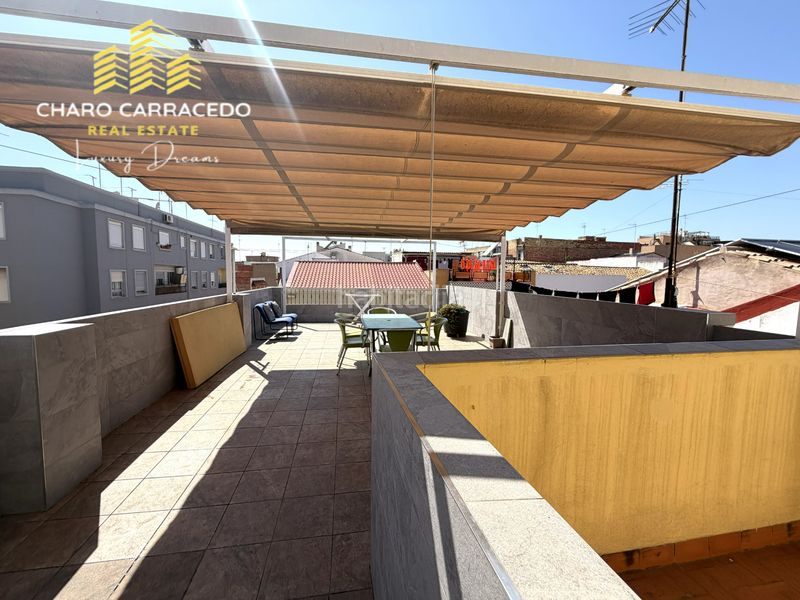 Foto 21c08e4d-fba0-4a8b-9d6d-8b8dbc45a477. Casa adossada a Albal
