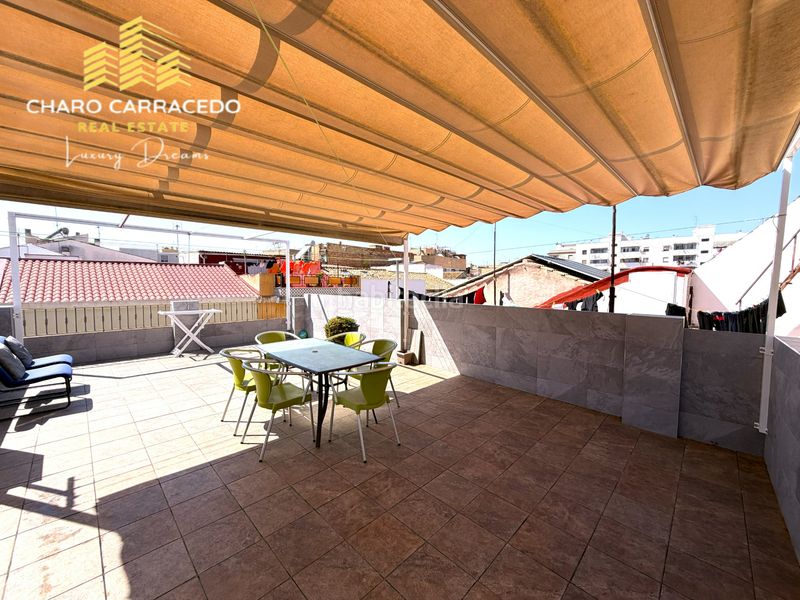 Foto 3e1c08af-f39a-4b6f-ac2a-c1b2a7815798. Casa adossada a Albal