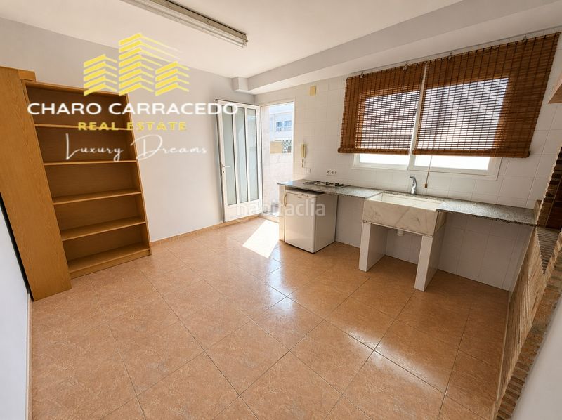 Foto c930319f-d216-43dc-a50d-713eb25865e2. Casa adossada a Albal