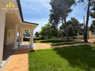 Xalet  Calle la travessa. Exclusivo chalet de alto standing con vistas privilegiadas en ur