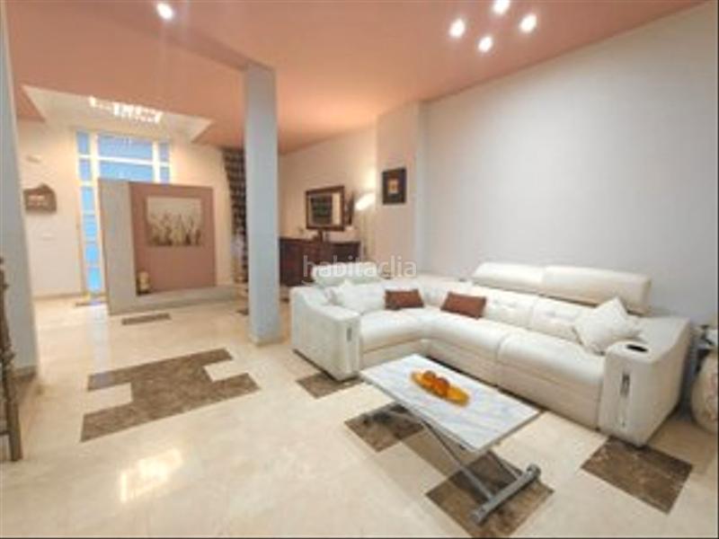 Foto 345df4b3-9056-4ce5-aede-a13228971f45. Casa a schiera con camino riscaldamento parcheggio in Valencia