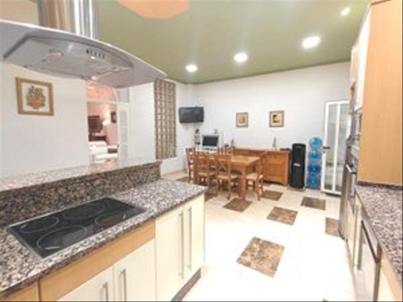 Foto 5ea49f5a-b290-4051-9c49-08893f36a573. Casa a schiera con camino riscaldamento parcheggio in Valencia