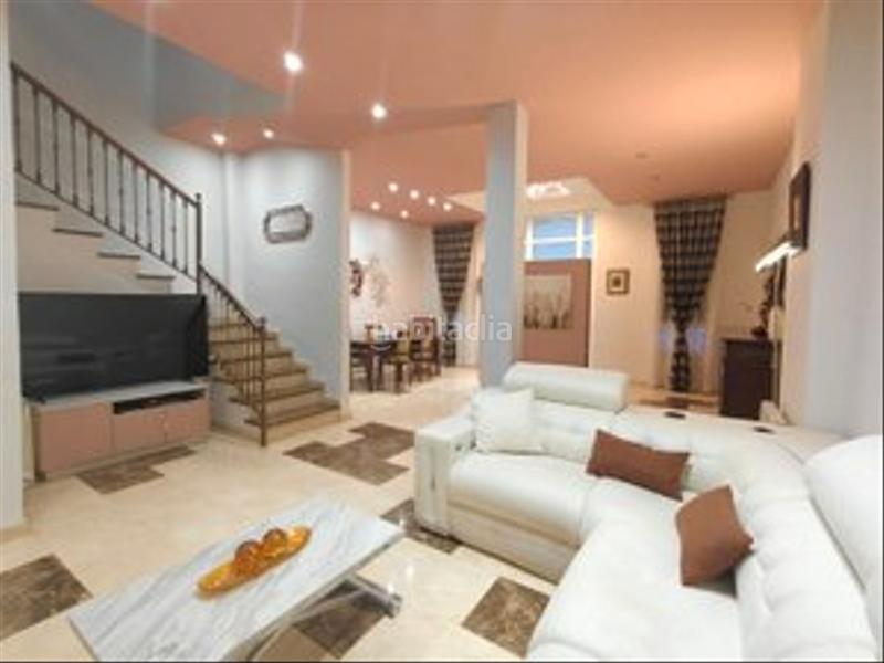 Foto 95e4d13d-b0fc-42b7-a9e0-46b29dd02f9d. Casa a schiera con camino riscaldamento parcheggio in Valencia