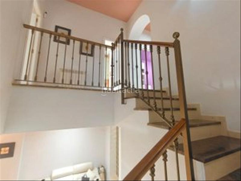 Foto a2015839-0338-4223-a9ba-21fd5a07cd99. Casa a schiera con camino riscaldamento parcheggio in Valencia