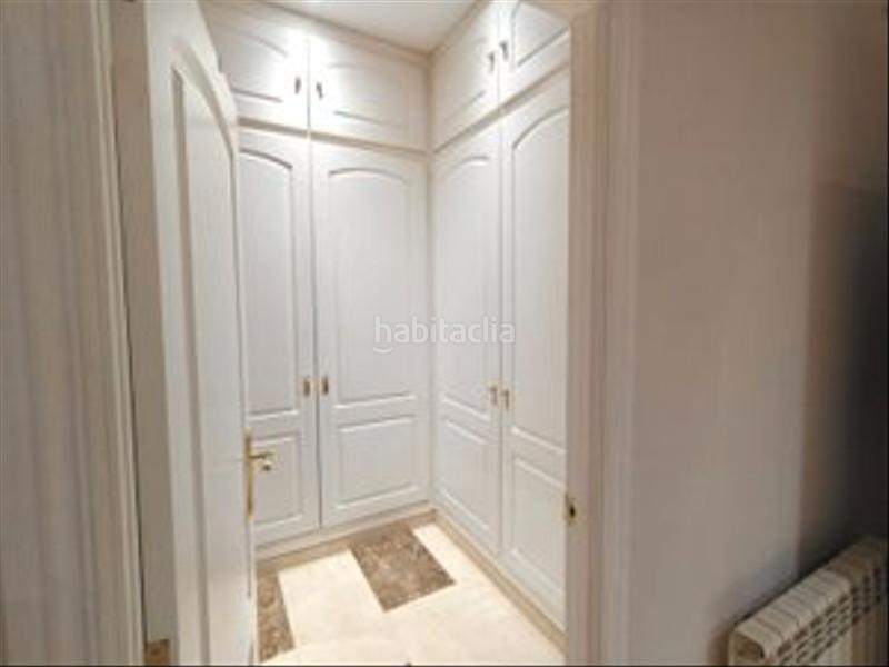 Foto abdf1245-d618-4db6-bfca-60f45ca32f38. Casa a schiera con camino riscaldamento parcheggio in Valencia