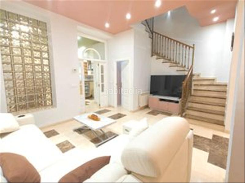 Foto bd1ece2a-3e6d-4f7d-93ed-a4ef095b18b6. Casa a schiera con camino riscaldamento parcheggio in Valencia