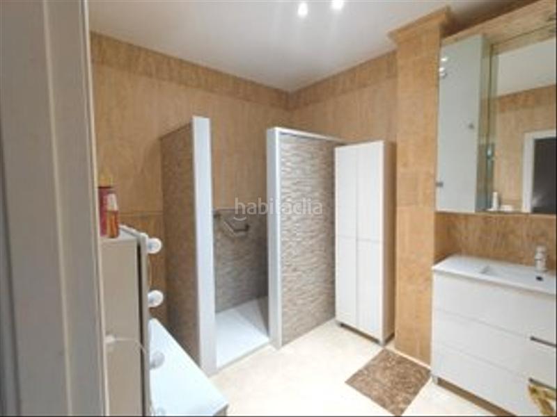 Foto de42fcda-6f8b-4e00-a7c4-7b88d1afbc74. Casa a schiera con camino riscaldamento parcheggio in Valencia