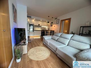 Miete Etagenwohnung  Carrer d'atenes-04. Precioso piso amueblado con garaje