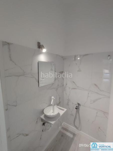 Foto 224b106a-5ee7-4125-8031-d4d87c553bf8. Alquiler local comercial bonito local reformado a estrenar en Burjassot