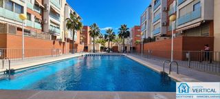 Etagenwohnung  Pedralba. Pisazo con piscina
