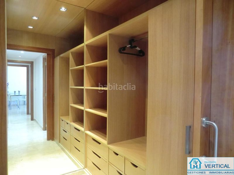 Foto 68ef3e70-b325-4af4-bbd9-5b7a7e09a86b. Rent flat with heating parking pool in Valterna Paterna