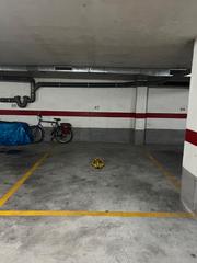 Parking coche en Calle giner de los ros 16. Plaza de garaje