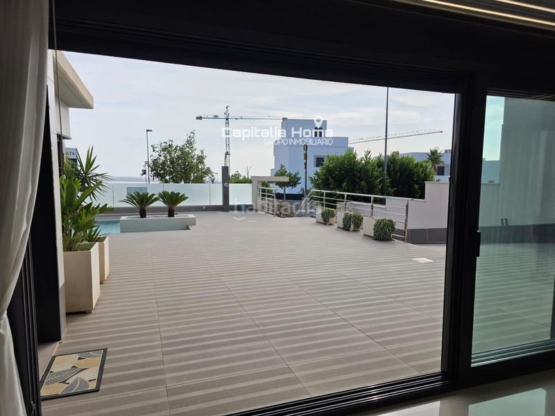 Foto 019bf471-5725-4f2b-be94-1b36418455b6. Casa con parcheggio piscina in Eixample Alcoi