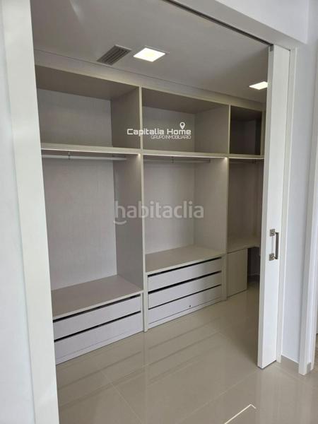 Foto 0d196333-fa63-4252-be8c-2ebc404f279e. Casa con parcheggio piscina in Eixample Alcoi