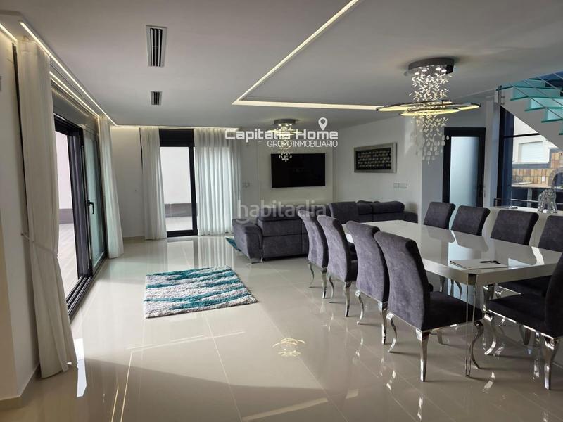 Foto 150f30c0-5664-4fca-9daf-11a99d574bcd. Casa con parcheggio piscina in Eixample Alcoi