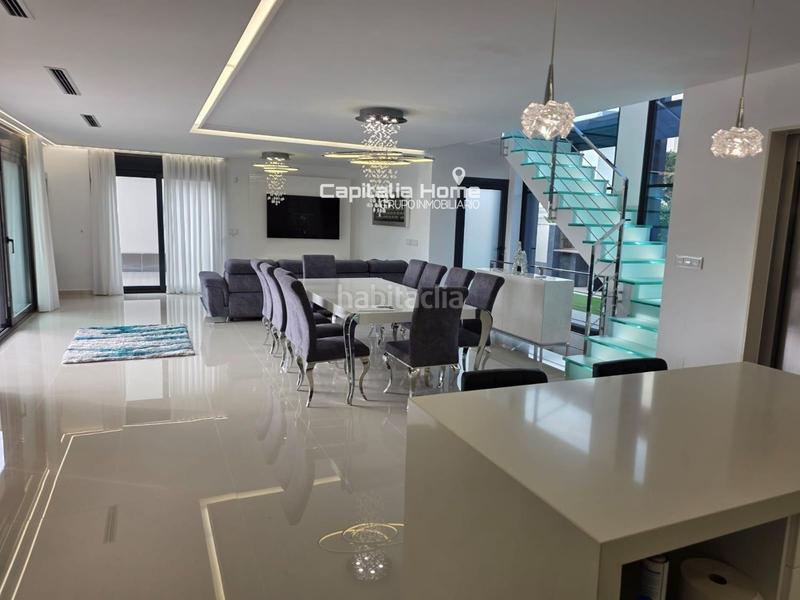 Foto 48175ad5-6979-4d69-bf8f-1914b983584d. Casa con parcheggio piscina in Eixample Alcoi