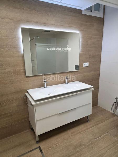 Foto 5cb72742-9137-4143-a8de-044d61a5d137. Casa con parcheggio piscina in Eixample Alcoi