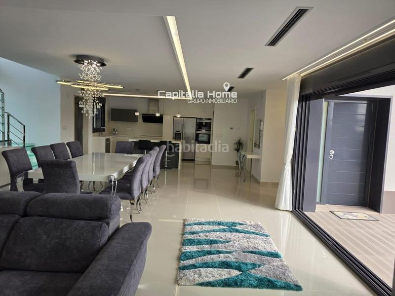 Foto 75e2d673-a7a9-4a54-aba0-33549d8052db. Casa con parcheggio piscina in Eixample Alcoi