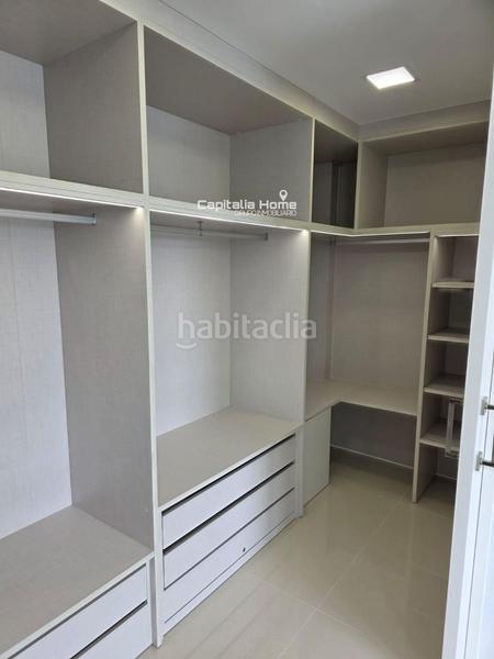 Foto 988117df-2084-49af-9bf4-be3d305ccba7. Casa con parcheggio piscina in Eixample Alcoi