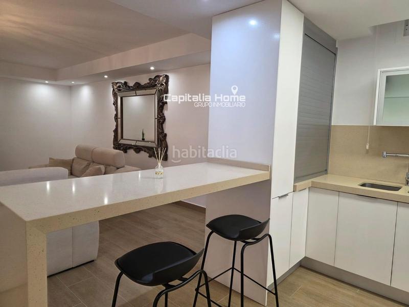 Foto db6d9360-d9ef-47fb-b3a2-ef21fcfbbc8f. Casa con parcheggio piscina in Eixample Alcoi