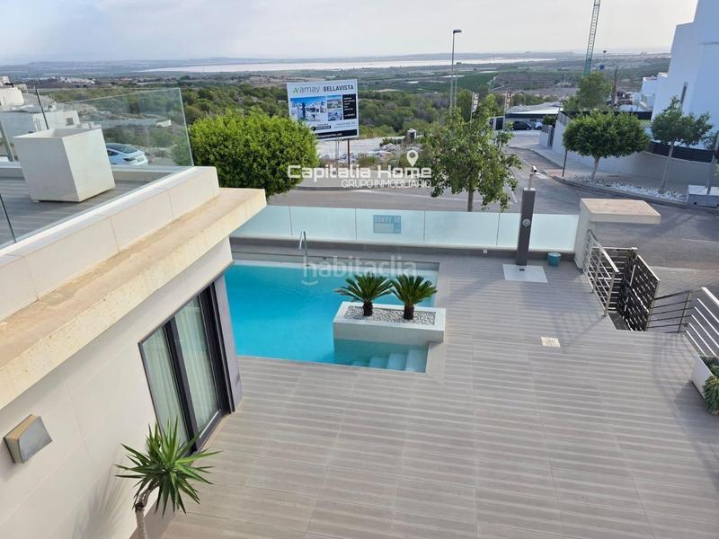 Foto e5f4763a-bb4b-4df6-991b-fbe92fd2f5e1. Casa con parcheggio piscina in Eixample Alcoi