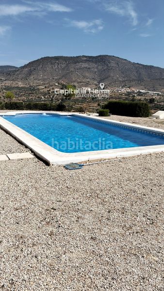 Foto a9da14d1-b485-418c-b5c1-df402f30c6c3. Xalet amb calefacció aparcament piscina a Relleu