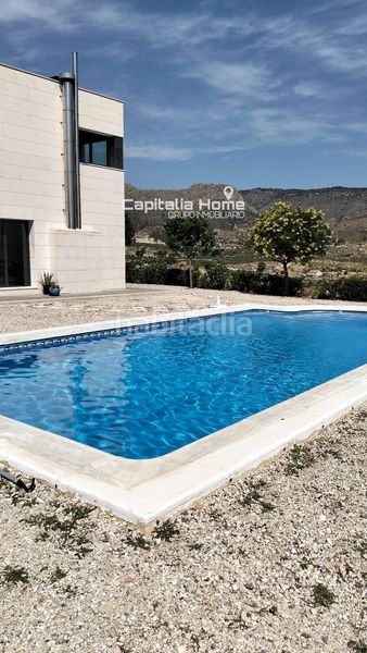 Foto b86596b4-948a-463b-ba7e-12a137f715f2. Xalet amb calefacció aparcament piscina a Relleu