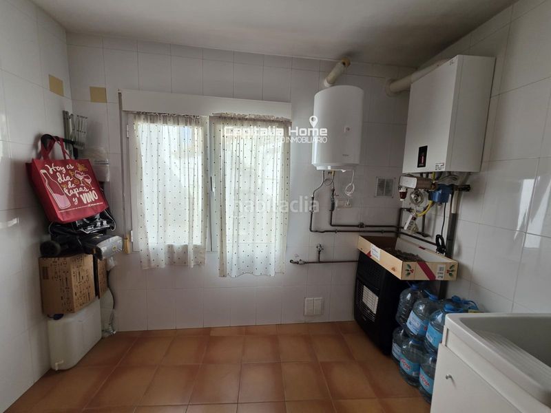 Foto 9991bd94-aa35-4ae1-bb9c-692e2284f8c8. Casa amb calefacció aparcament a El Rabal Villena