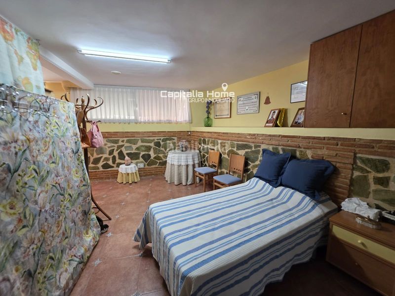 Foto eea50221-ba36-4114-9d4d-3fbf2780243c. Casa amb calefacció aparcament a El Rabal Villena