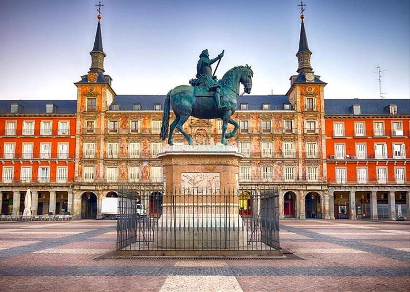 Foto a26b2212-4f87-483b-adbe-de21d92ed464. Local comercial a Universidad-Malasaña Madrid