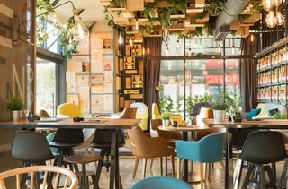 Transfer Business premise in Cuatro Caminos - Azca. Restaurante en traspaso muy próximo al bernabéu.