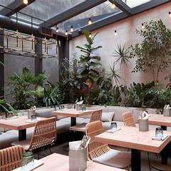 Local commercial à Recoletos