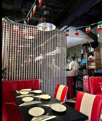 Traspàs Local Comercial a Vila de Gràcia. Restaurante en traspaso a escasos metros de passeig de gràcia.