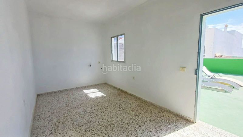 Foto bf82f49d-ddc1-4dab-a96f-e9c59486baa8. Casa amb aparcament a Arico