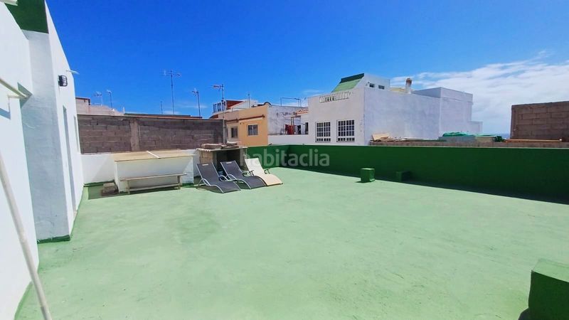 Foto dfe7ca5d-0ebb-45af-94fa-cd31982d1553. Casa amb aparcament a Arico