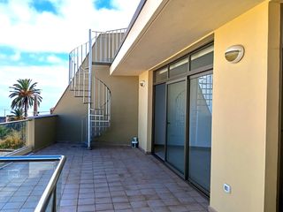 Etagenwohnung in Cuesta de la Villa