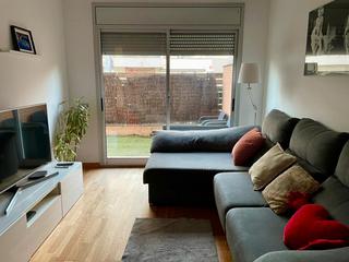 Planta baixa  Pujada creu de palau. Piso en  palau. planta baja con terraza de 80m2.