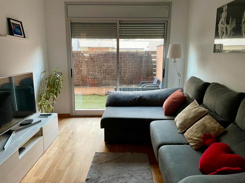 Foto bcd56918-bb56-4a4b-a6ad-613914e8aac1. Planta baja piso en Palau. planta baja con terraza de 80m2. en Girona